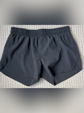 Performance Elastic-Waist Shorts in Black